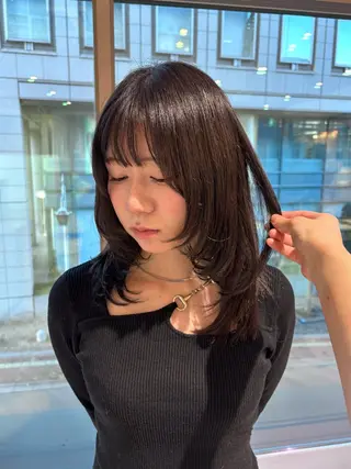 ミディアム ゆい/パーマ/レイヤ ー/似合わせカラーのヘアスタイル