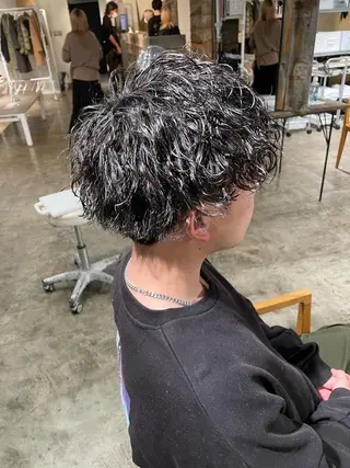 ショート パーマ メンズ ハイトーン/レイヤー /ケアブリーチ石川治のヘアスタイル