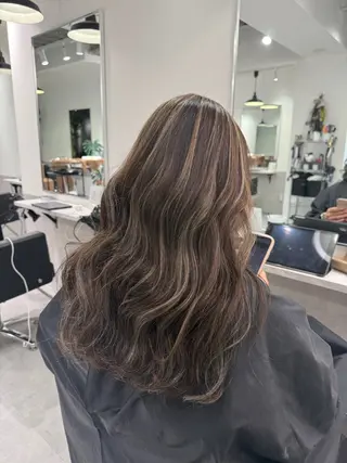 ロング バレイヤージュ/ ハイライトꔛyumeのヘアスタイル
