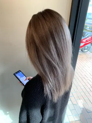 セミロング カラー ANBEL所属・ANBEL代表 西尾裕樹のヘアスタイル