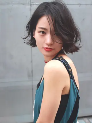 ミディアム エクステ（レミー毛） NINEのヘアスタイル