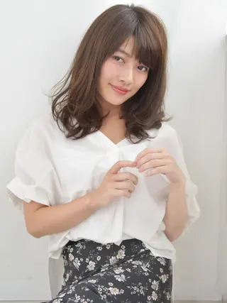 ミディアム カラー 野々山 直貴のヘアスタイル