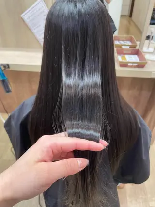 ロング 山下 琴未のヘアスタイル