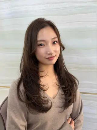 ロング カラー 🩶mana🩶艶髪 /カラーオンカラーのヘアスタイル