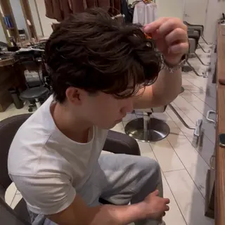 ショート パーマ メンズ 根本 弥英のヘアスタイル