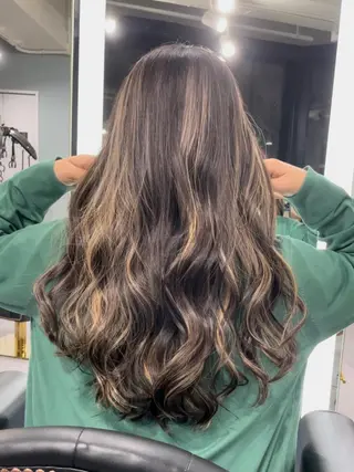 ロング senjyu GINZA所属・バレイヤージュ/ハイ ライト/庄司鉄平のヘアスタイル