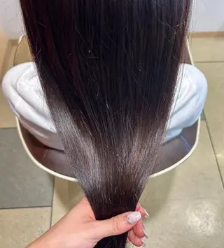 ロング カラー ☘️折戸結菜☘️ ハイトーンカラーのヘアスタイル