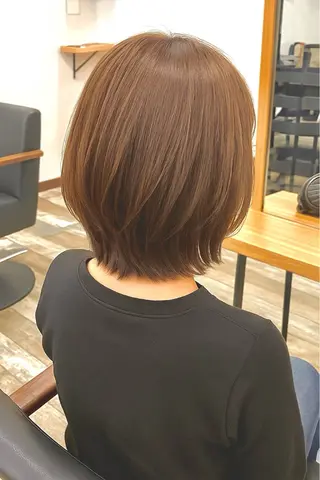 ミディアム 小澤 日菜のヘアスタイル