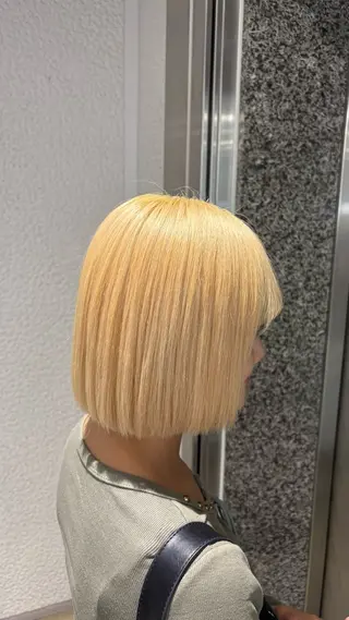 ショート カラー 🖤ハイトーン× レイヤー🖤SARAのヘアスタイル