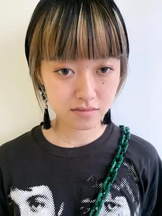 ショート nuu所属・💜ショート💜 ウルフ、ボブ二色亜美のヘアスタイル