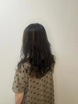 パーマ レナークウィズ　北川 愛璃のヘアスタイル