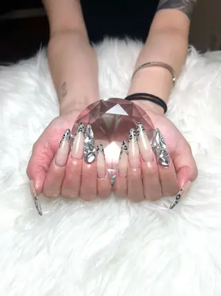 ネイル 井尻 紗菜のネイルデザイン