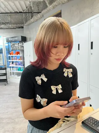 ミディアム カラー ハイトーン/レイヤー 💜Akaneのヘアスタイル