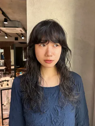 セミロング ayano🍒パーマ 暖色カラーのヘアスタイル