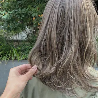 ミディアム ハリウッドブロウ LAID BACKの眉毛・アイブロウイメージ