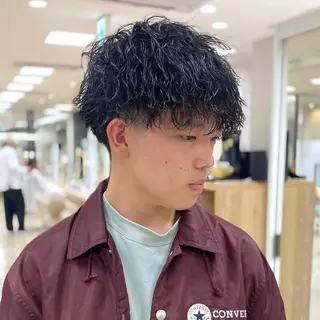 ミディアム パーマ メンズ 銀座メンズパーマ🦚 ブリーチ🌿レイヤーのヘアスタイル