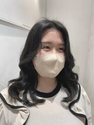 セミロング カラー ✨くびれスタイル✨️ 戸嶋穂乃香のヘアスタイル