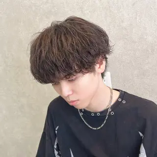 ミディアム パーマ メンズ フェザー/ゆるふわ パーマ/鐘ヶ江 航青のヘアスタイル