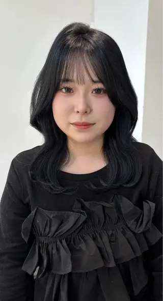 ミディアム カラー 似合わせ前髪／ 小顔カット🎀そうのヘアスタイル