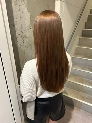 ミディアム カラー AILEE所属・ウルフカット レイヤーカット上柿のヘアスタイル