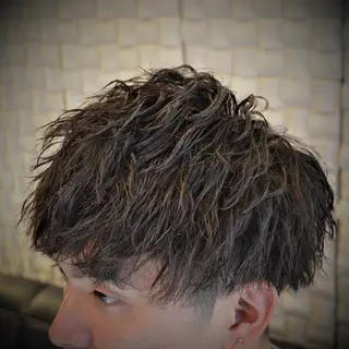 ショート パーマ メンズ 高野浩平/フェード ツイストスパイラルのヘアスタイル