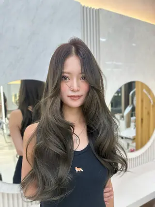 ロング oto🎀×美髪× シースルー前髪🤍のヘアスタイル