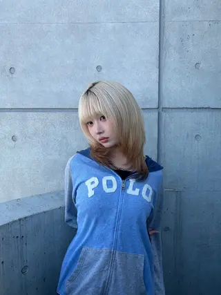 ミディアム ブリーチ⌇﻿ベージュ ハイトーン⌇﻿ヒロトのヘアスタイル