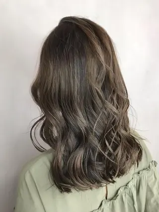 ミディアム カラー L’atelier BROCANTE (ラトリエ ブロカント)所属・BROCANTE立川 karasawa.nのヘアスタイル