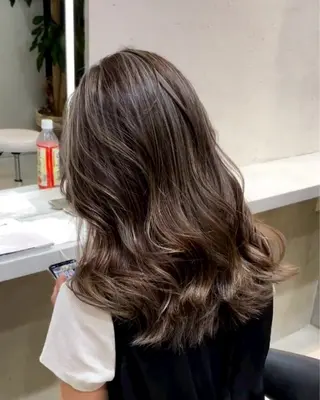 ロング カラー りほな🍑ハイライト /栄/ハイトーンのヘアスタイル