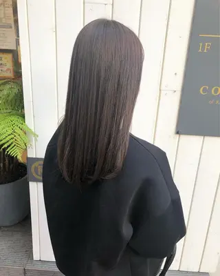 ロング カラー 細沼 葵のヘアスタイル