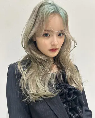 ロング カラー peige 西村ひなりのヘアスタイル