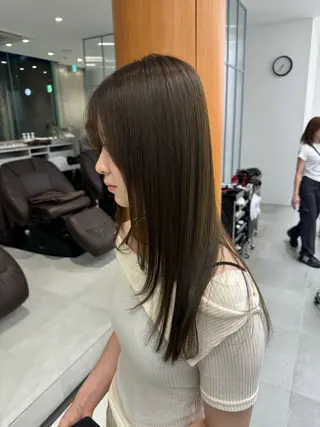 ロング カラー ブリーチなし 寒色カラーのヘアスタイル