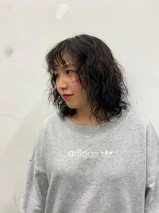 パーマ セミロング SOLA .のヘアスタイル