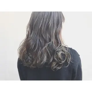 セミロング カラー なかにし まゆみのヘアスタイル