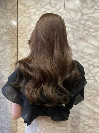 ロング カラー YEAU　PLUS所属・極上の艶髪 RINAのヘアスタイル