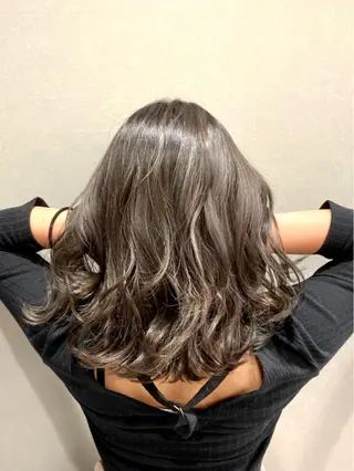 ミディアム カラー 髪質改善特化サロン ICONIQ天神店のヘアスタイル