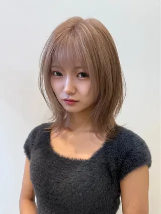 ミディアム カラー 💛ブリーチ&カット LEON🩶のヘアスタイル