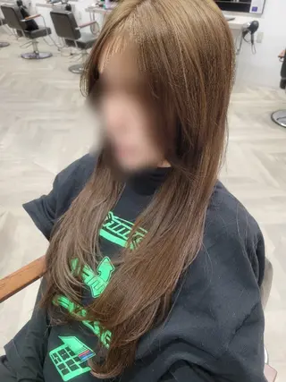 ロング 安永 結菜のヘアスタイル