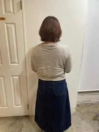 ミディアム カラー MIOベージュカラー 柔らかいカラーのヘアスタイル