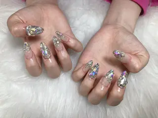 ネイル U·Mi nail salon所属・U·MI 長さ出し専門店のネイルデザイン