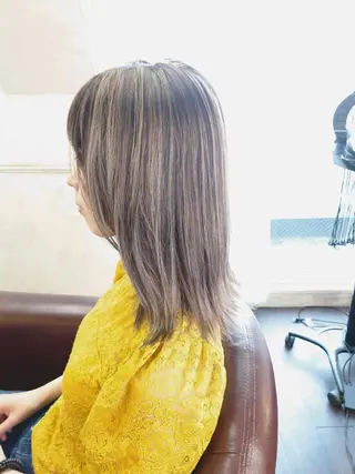 セミロング カラー 艶髪✨ブリーチ職人 井手正康のヘアスタイル