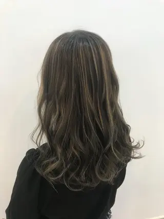 セミロング カラー 💘カラー人気No. 1💘SAYAのヘアスタイル