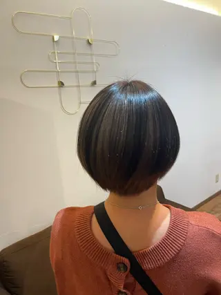 ショート カラー 臺 佳連のヘアスタイル