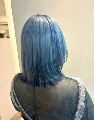 ミディアム カラー トリウミ カホのヘアスタイル