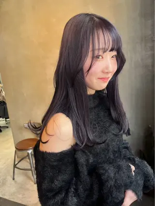 ロング ミヨシ マユのヘアスタイル