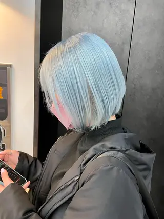 ショート カラー カット・ブリーチ TAIGAのヘアスタイル