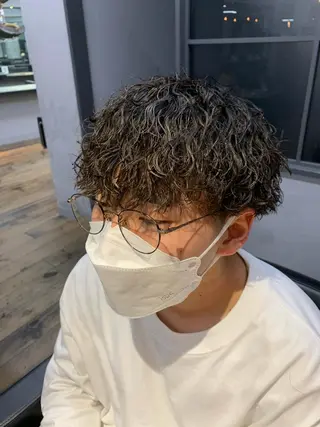 パーマ メンズ HAIR SALON M Fe's 池袋所属・池袋ハイトーン/ ブリーチ/増田 雄太のヘアスタイル