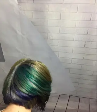 ショート カラー じょん 。のヘアスタイル