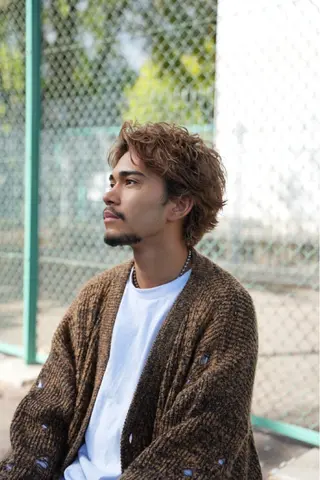 ショート カラー メンズ スパイキーショート パーマ　具志堅　太志のヘアスタイル