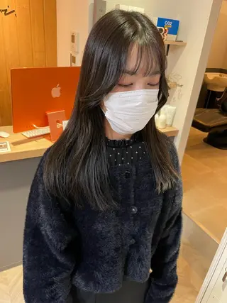 セミロング カラー akane .のヘアスタイル